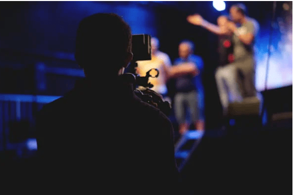 GENTE DETRÁS DEL DINERO