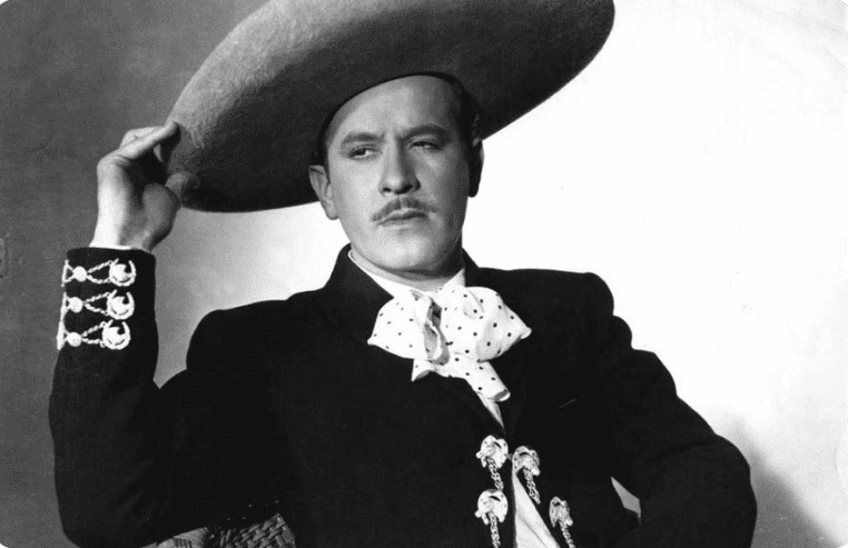 Hoy es día de vestirse como Pedro Infante