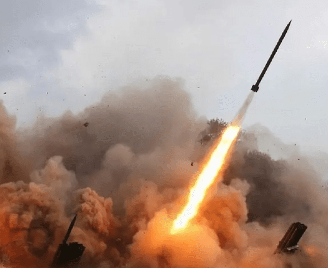 Corea del Norte prueba un nuevo tipo de misil antiaéreo