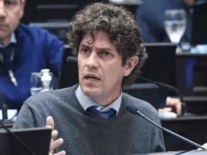 En plena crisis económica, senadores argentinos se aumentaron el sueldo 170 por ciento