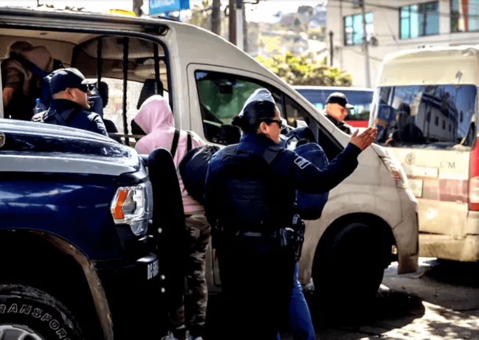 En Tijuana, balean una patrulla del INM