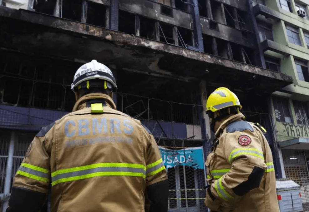 En Brasil, incendio de albergue para personas sin hogar deja 10 muertos