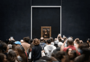 Ante las visitas masivas, el Louvre estudia poner la ‘Mona Lisa’ en una sala separada