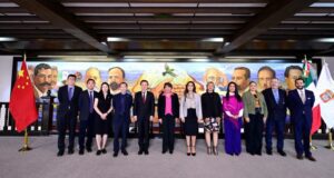 Recibe Gobernadora Delfina Gómez Álvarez al Embajador de China, Zhang Run, en Palacio de Gobierno
