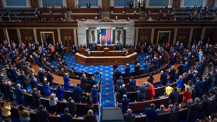 La Cámara Baja de EU aprueba reforma de ley de vigilancia FISA