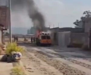 Celaya; incendian ambulancias y asesinan paramédicos