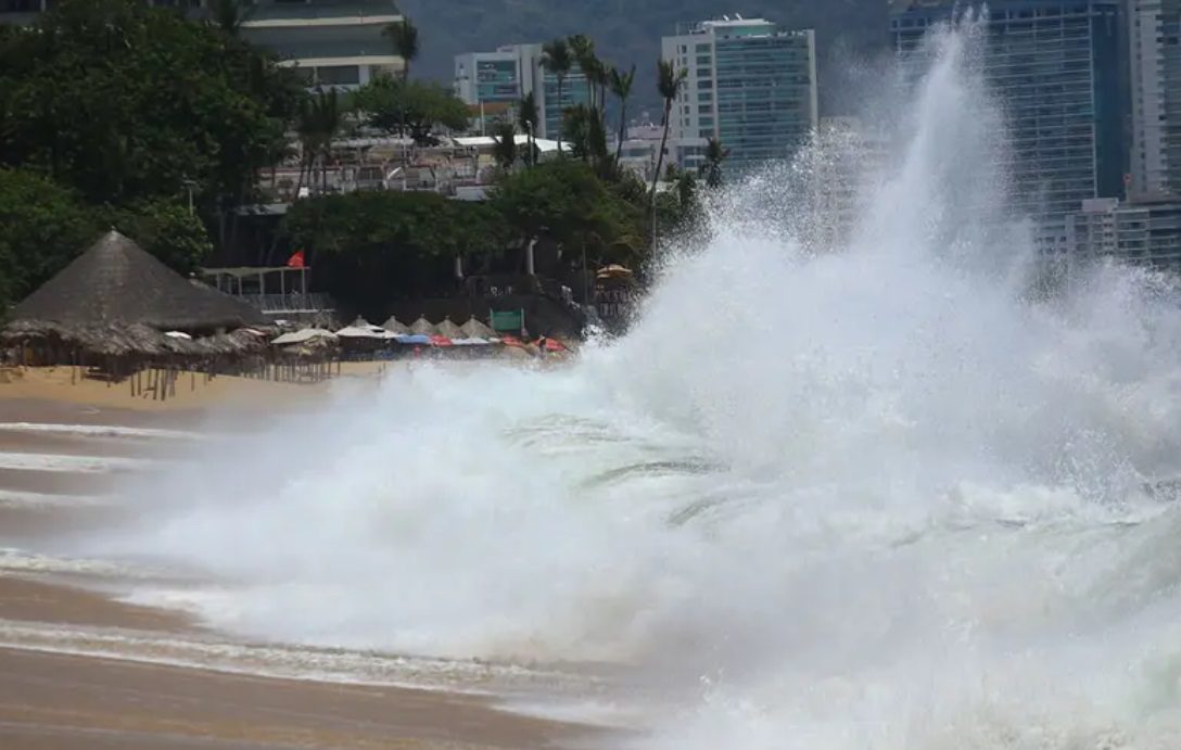 Investigadores buscan capturar la energía generada por las olas del mar