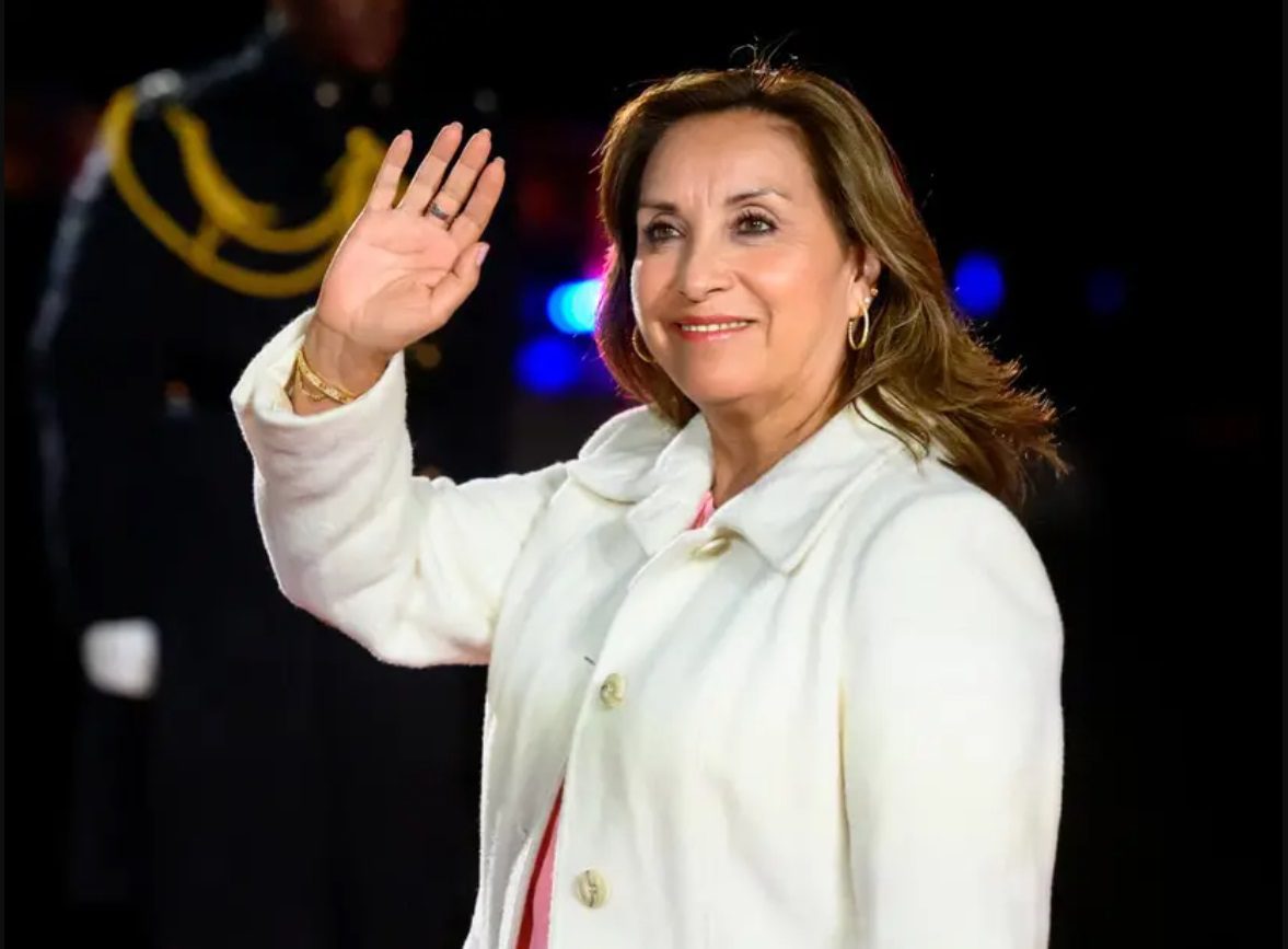 Seis ministros caen por investigación de ‘Rolexgate’ en Perú