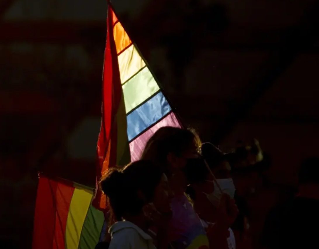 Sanciones por terapias de conversión sexual