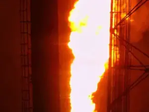 Incendio en refinería de Pemex en Veracruz