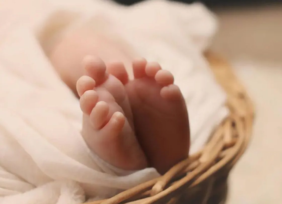 Bebé declarada muerta despierta antes de ser enterrada