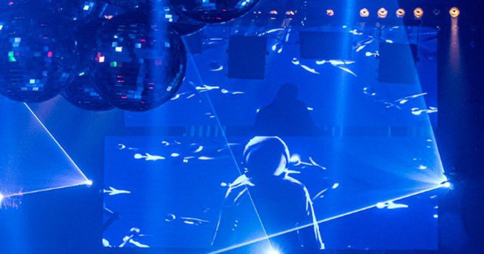 Guardias de seguridad de Bombay Roma Club, golpean y roban a joven