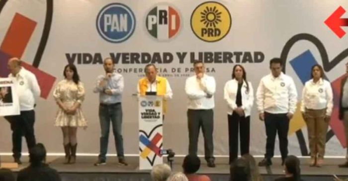 Jesús Zambrano confunde a Gálvez con Sheinbaum