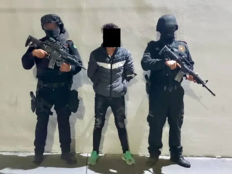 Atrapan a joven que fingía ser policía federal y pertenece a banda delictiva
