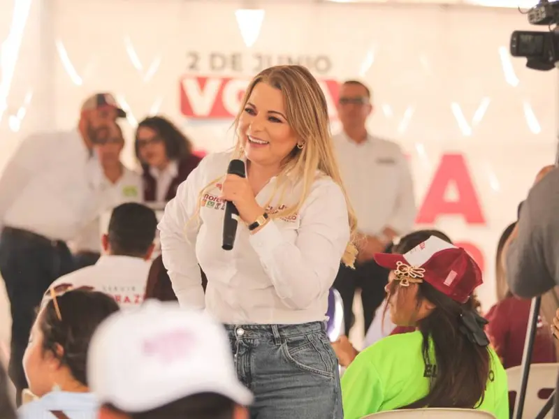 ¿Iba alcoholizada? Candidata de Morena al Gobierno de Jalisco se tambalea en mitin