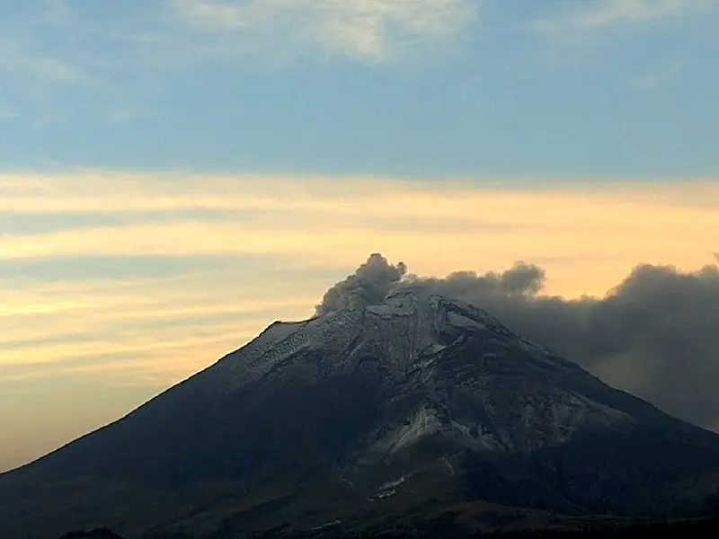 Popocatépetl continúa con poca actividad volcánica