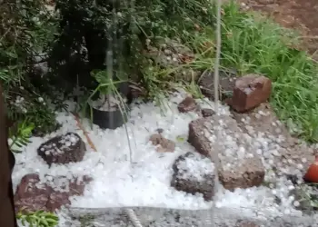 ¡Se alborota el calor! Fuerte lluvia con granizo en Ecatepec