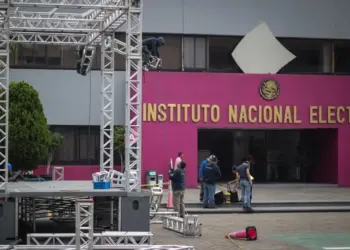 Gastan hasta 18 mdp diarios para ser elegidos al Congreso