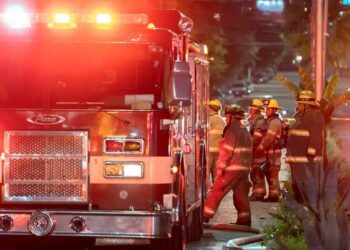 Controlan incendio en bodega y tienda de autoservicio de Tamaulipas