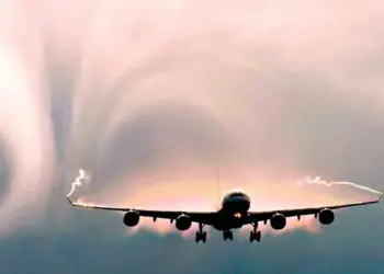 ¡Otra vez! 12 heridos tras fuerte turbulencia en vuelo de Qatar Airways a Dublín