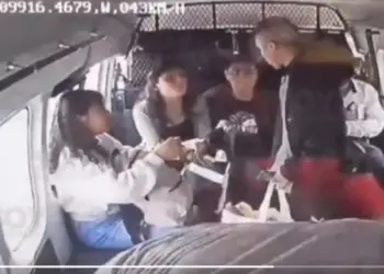 Estudiante suplica a rateros que no se lleven sus libros