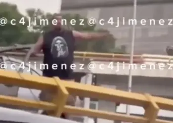 Pelea entre automovilistas en Circuito Interior