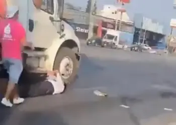 Candidato cae de tráiler en Monterrey