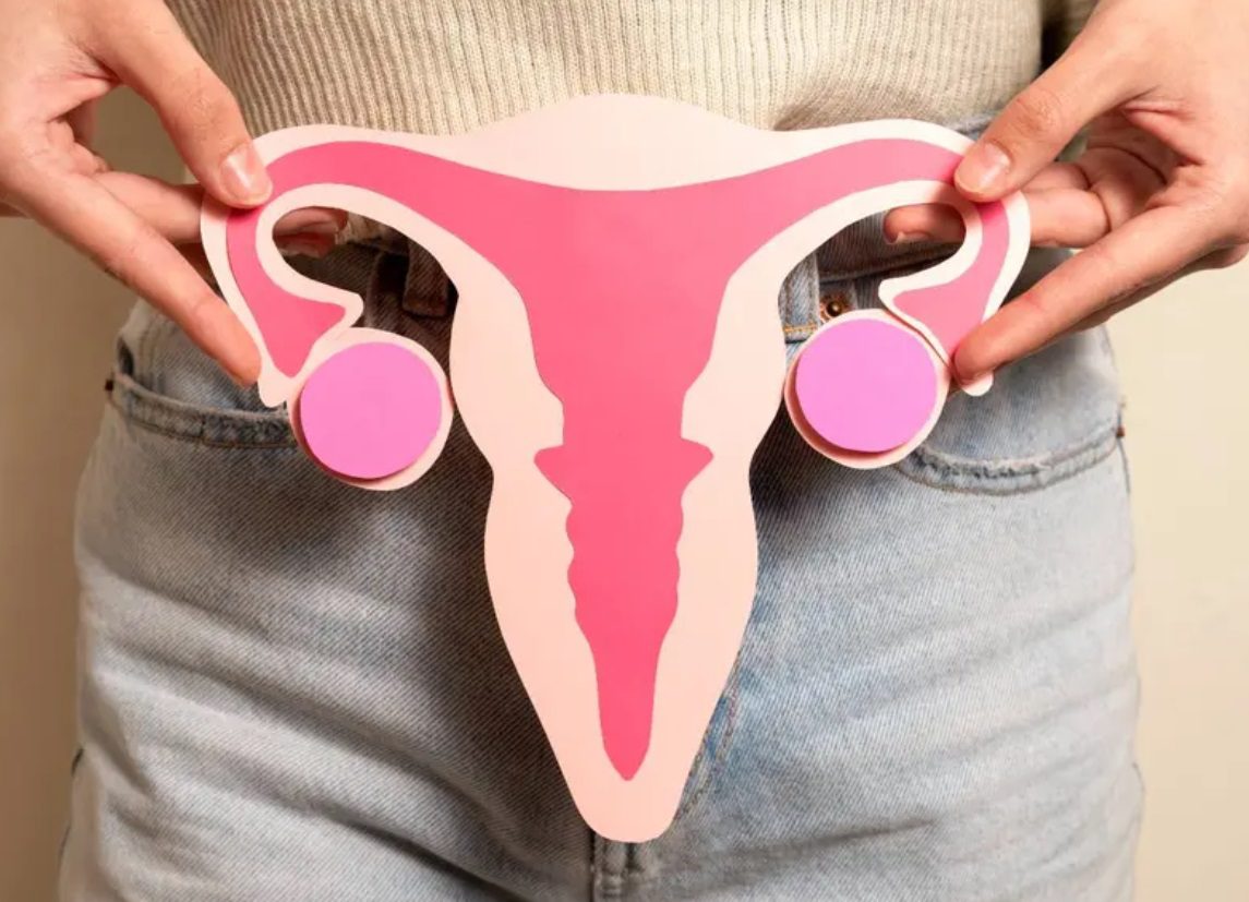 ¿Qué implica el cáncer de ovario, sus síntomas y factores de riesgo?