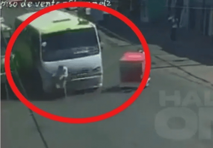 ¿Punto ciego? Camión atropella a anciano en el Edomex