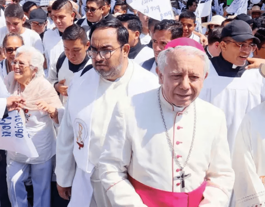La democracia sirve para sancionar a los malos gobiernos, dice Obispo de Cuernavaca