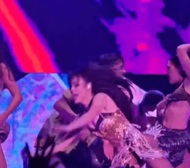 Danna sufre caída durante show en Perú