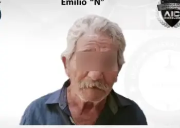 Detienen a abuelito por besar a una niña a la fuerza