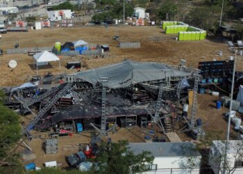 Siguen internadas 22 personas por desplome de escenario de MC