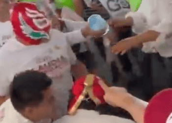 Pelea entre morenistas en evento de Sheinbaum