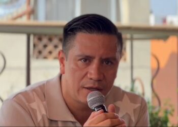 “Ella me amenazó con un cuchillo, no es emocionalmente estable y mi hija corre peligro”: Ulises Bravo