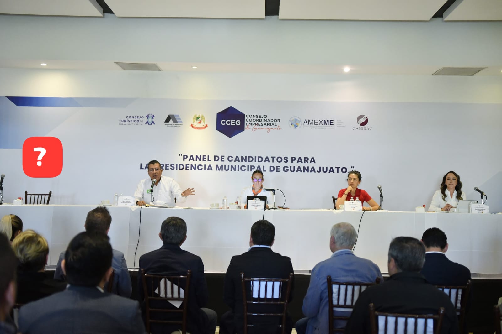 ¡”Escapa” Medrano de la prensa y planta a empresarios!