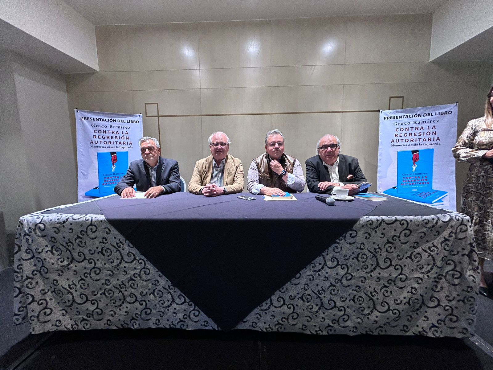 Graco Ramírez presentó su libro “Contra la regresión autoritaria memorias desde la izquierda”