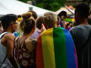 EU emite alerta por amenazas terroristas en eventos LGBTQI+