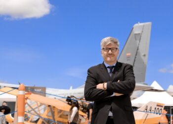 GENTE DETRÁS DEL DINERO