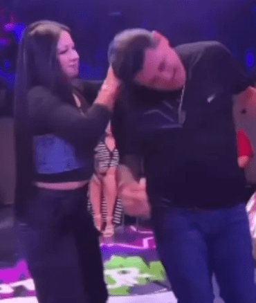 Mujer explota de celos por dinámica en show de Brincos Dieras