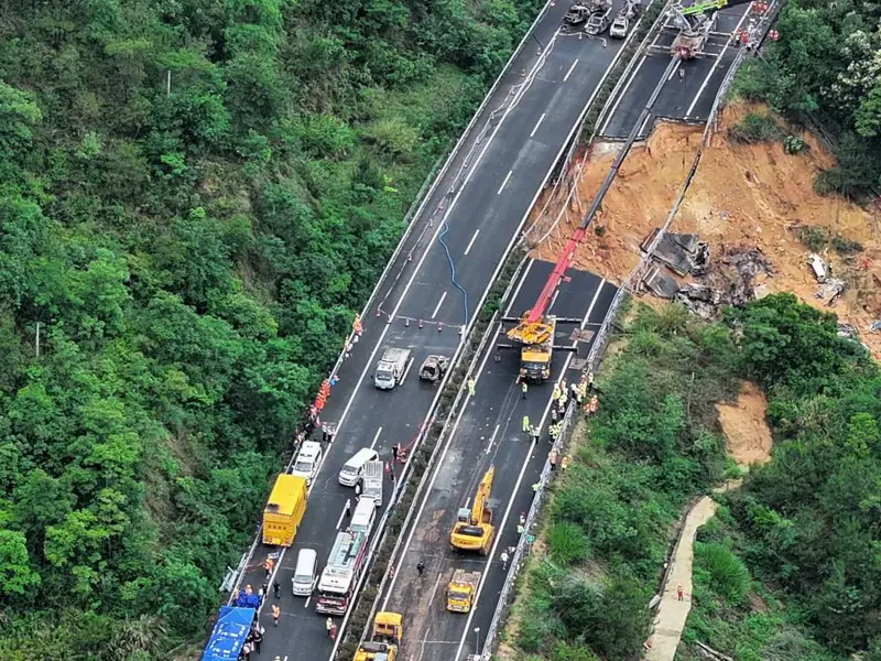 Colapso de una carretera en el sur de China deja 24 personas sin vida