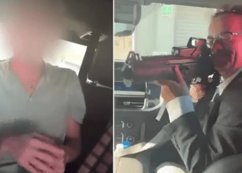 Despiden a embajador por apuntar con rifle a empleado