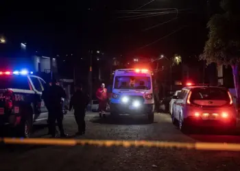 Disparan a pareja en Tijuana mientras esperaban para votar