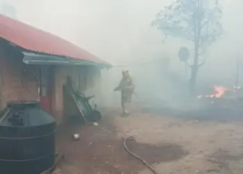 Incendio en Sierra Tarahumara provoca evacuación de población