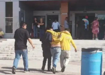 En Nuevo León, policías rescatan a joven de golpe de calor