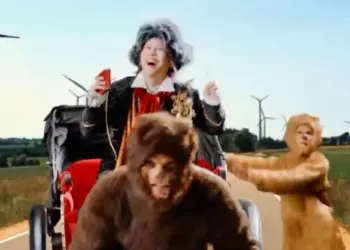 Polémica de banda japonesa “Mrs Green Apple”, tras comparar a indígenas con simios