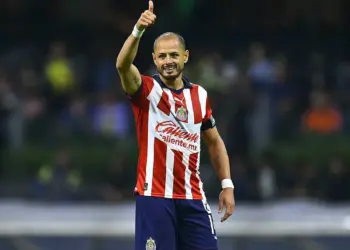 Chicharito asegura no estar distraído del futbol