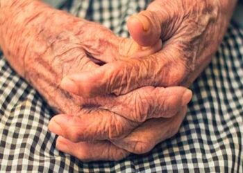 Mujer de 63 años da a luz en Italia