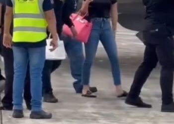 Ángela y Christian en Ecuador, hasta se visten igual