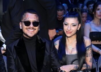 Nodal confiesa por qué no vivía con Cazzu